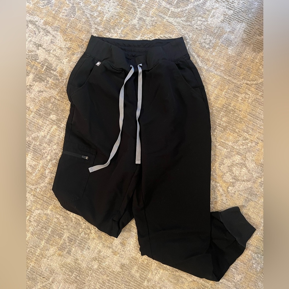High Waisted Zamora Jogger Scrub Pants by Figs